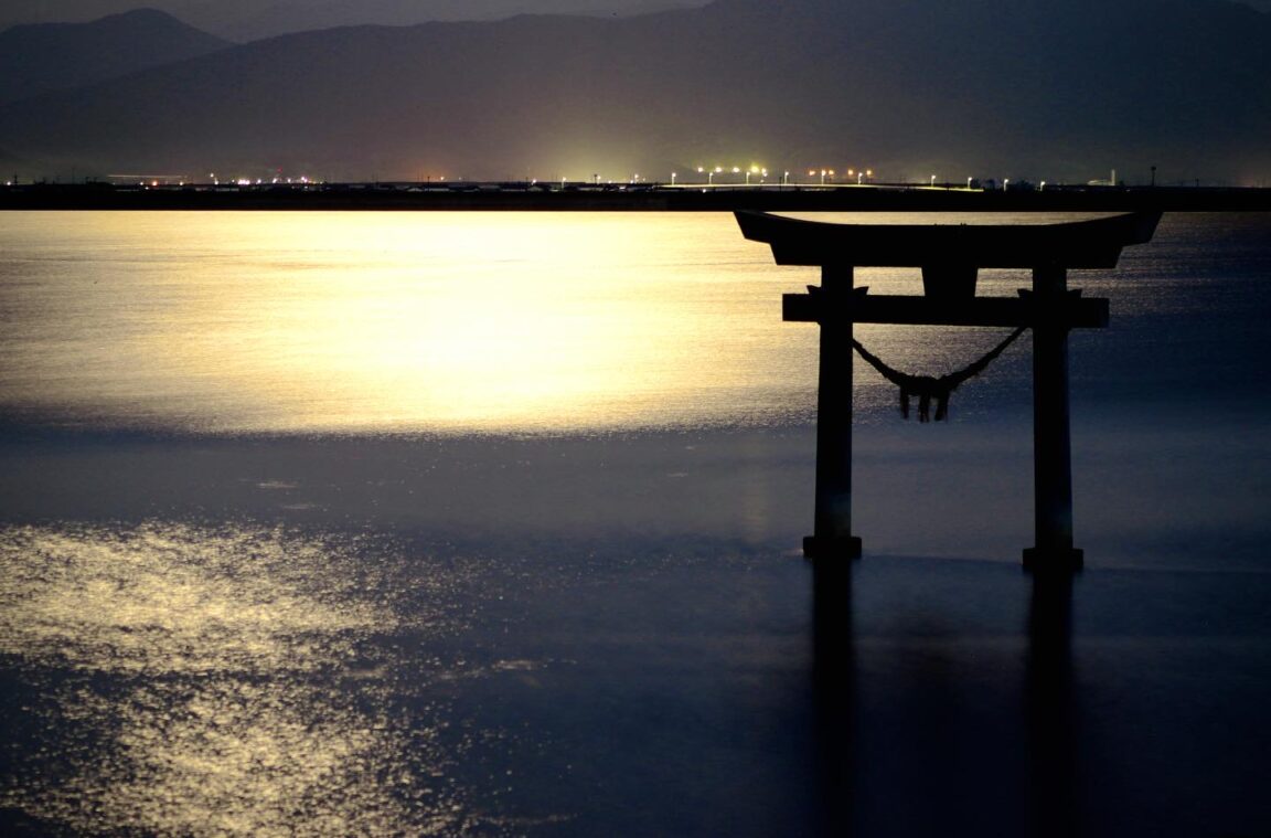 不知火海を望む美しい絶景!熊本「永尾剱神社」 | Food Diversity.today